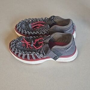 Keen uneek youth sandals